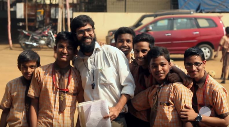 One ‘Masterji’ Is The Reason Why Kids In This Mumbai Slum Are Daring To ...
