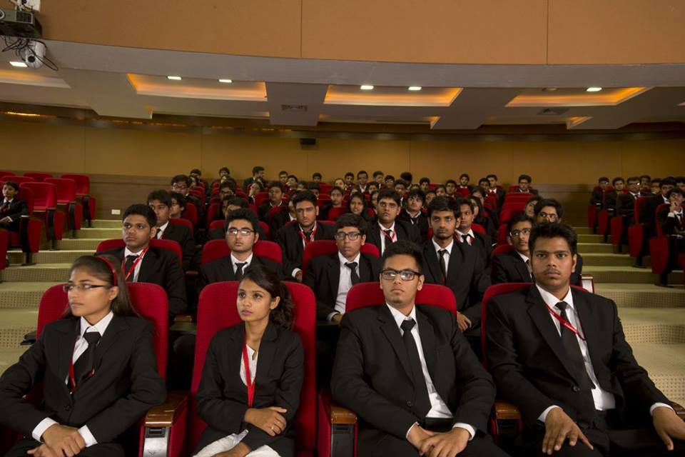 Is The Bar Council Right In Asking For A Dress Code At Law Colleges 